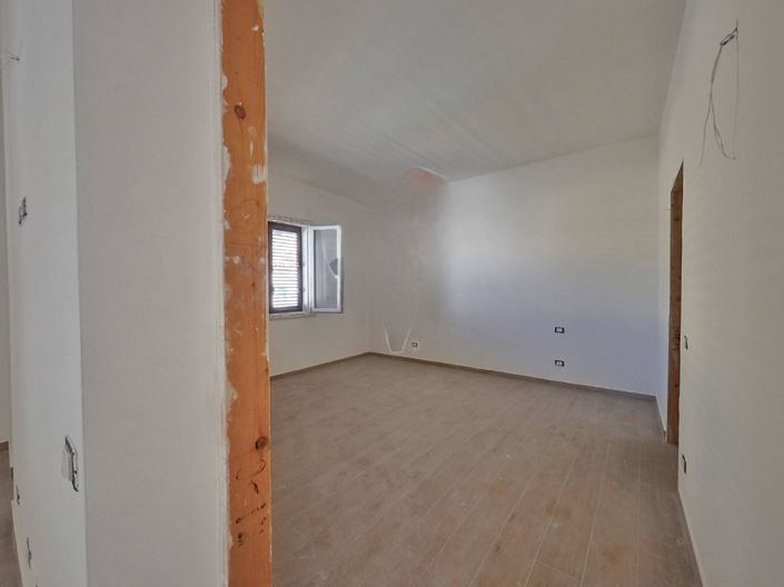 Image No.4-25 Bed Apartment for sale