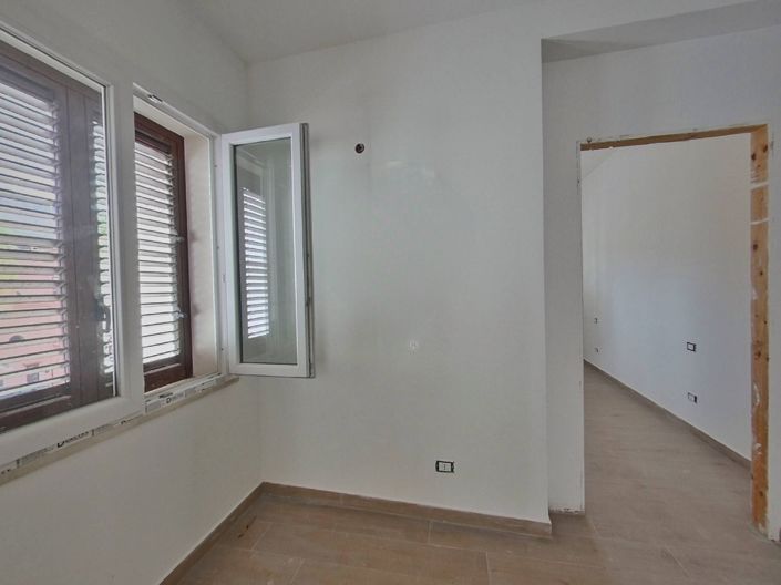 Image No.40-25 Bed Apartment for sale