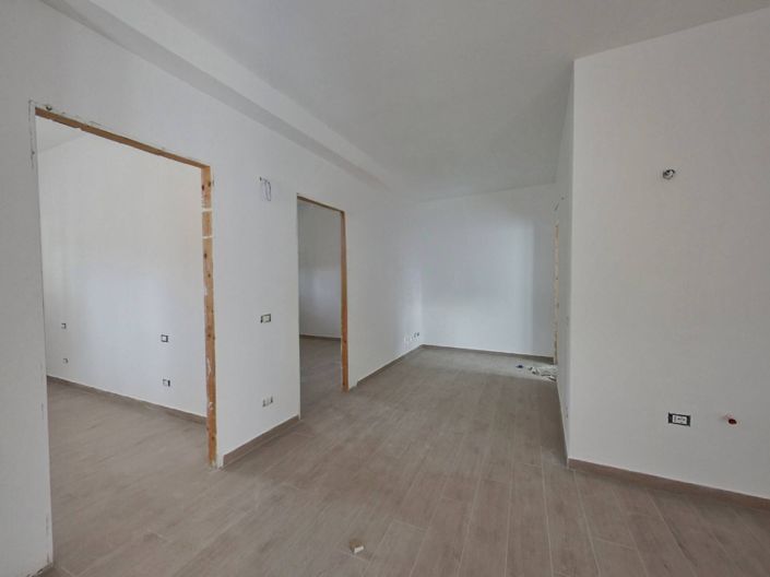 Image No.41-25 Bed Apartment for sale