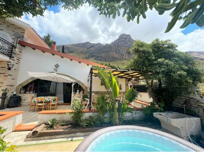 Image No.18-5 Bed Villa for sale