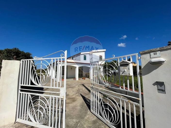 Image No.2-4 Bed Villa for sale