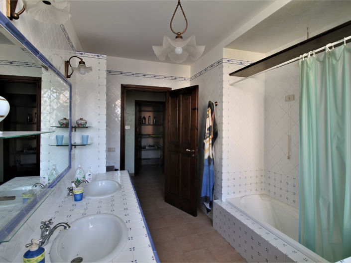 Image No.24-4 Bed Villa for sale