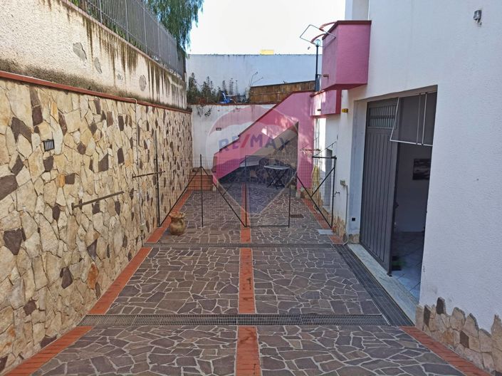 Image No.20-3 Bed Villa for sale