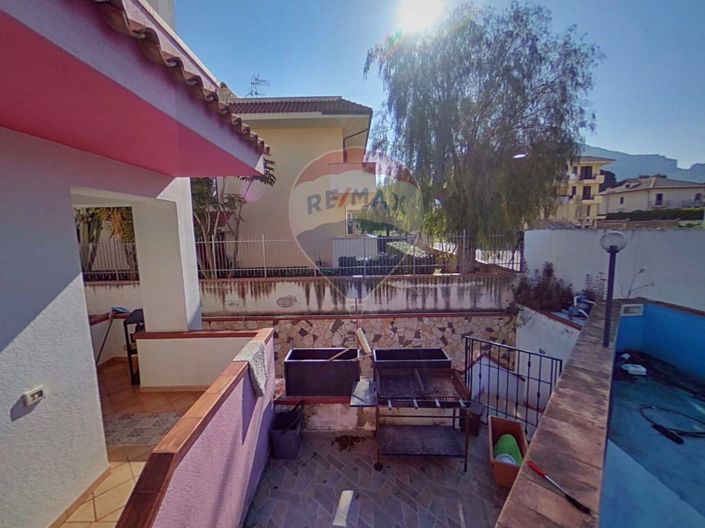 Image No.22-3 Bed Villa for sale