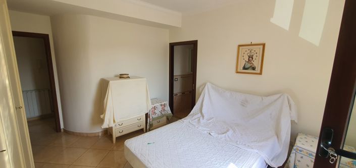 Image No.12-6 Bed House for sale