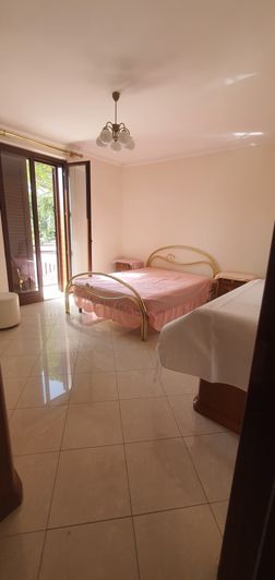 Image No.20-6 Bed House for sale