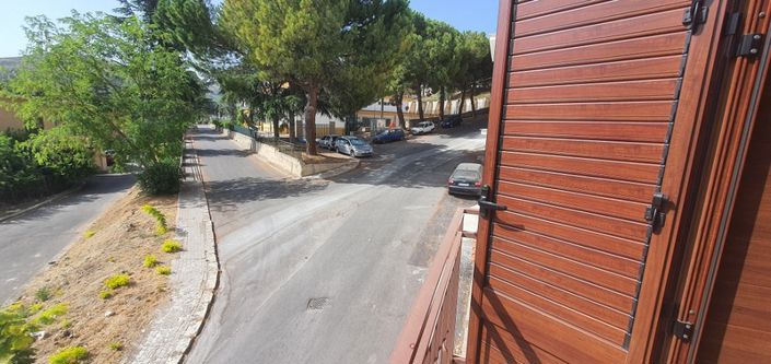 Image No.24-6 Bed House for sale