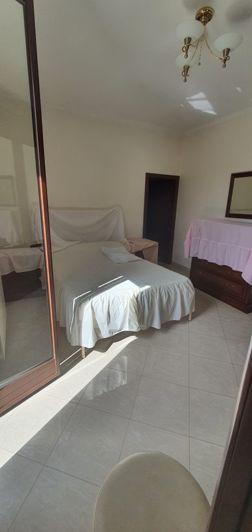 Image No.27-6 Bed House for sale