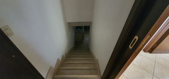 Image No.37-6 Bed House for sale