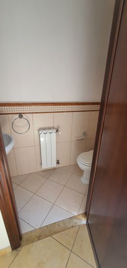 Image No.5-6 Bed House for sale