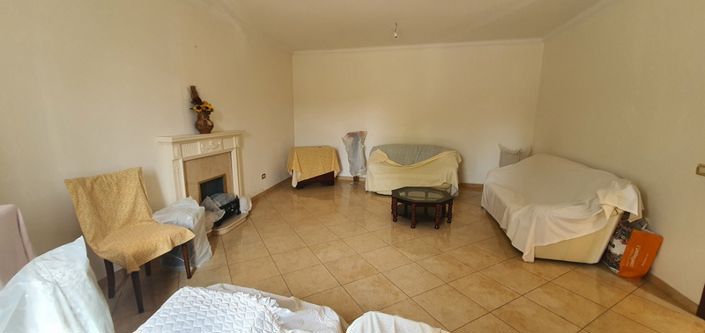 Image No.8-6 Bed House for sale