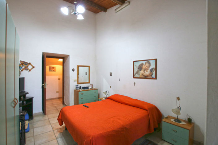 Image No.15-8 Bed House for sale