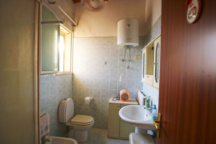 Image No.24-8 Bed House for sale