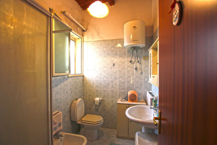 Image No.25-8 Bed House for sale