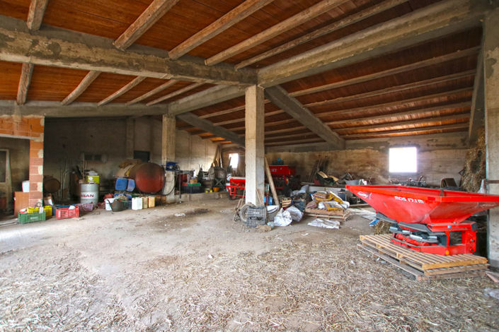 Image No.31-8 Bed House for sale