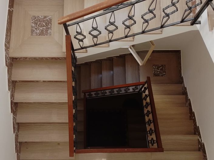 Image No.10-2 Bed House for sale