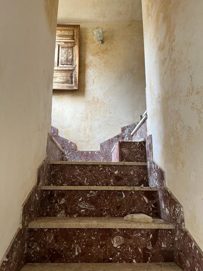 Image No.9-2 Bed House for sale