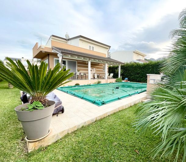 Image No.13-2 Bed Villa for sale