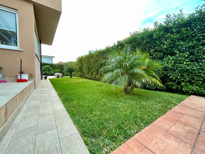 Image No.17-2 Bed Villa for sale