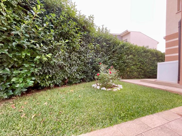 Image No.19-2 Bed Villa for sale