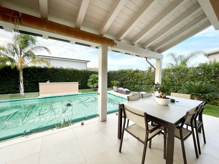 Image No.8-2 Bed Villa for sale