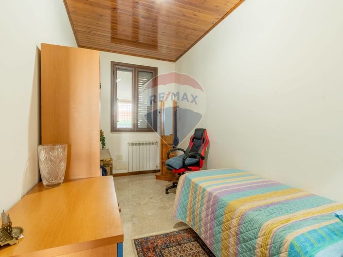 Image No.28-4 Bed Villa for sale