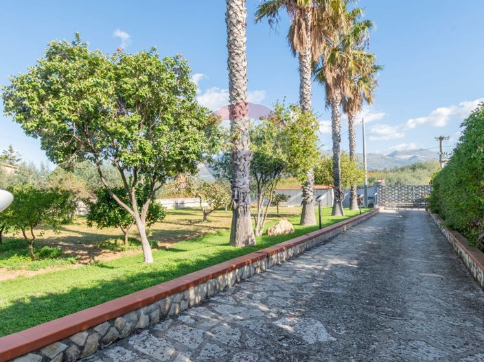 Image No.42-4 Bed Villa for sale