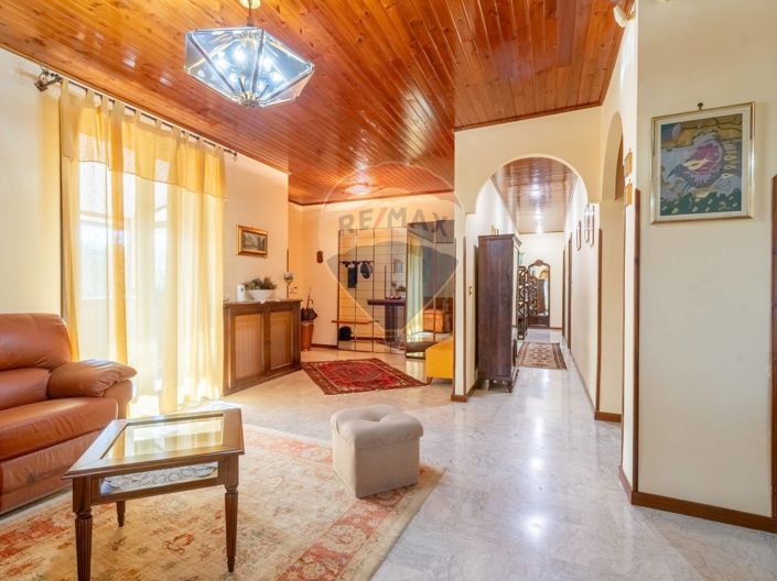 Image No.5-4 Bed Villa for sale