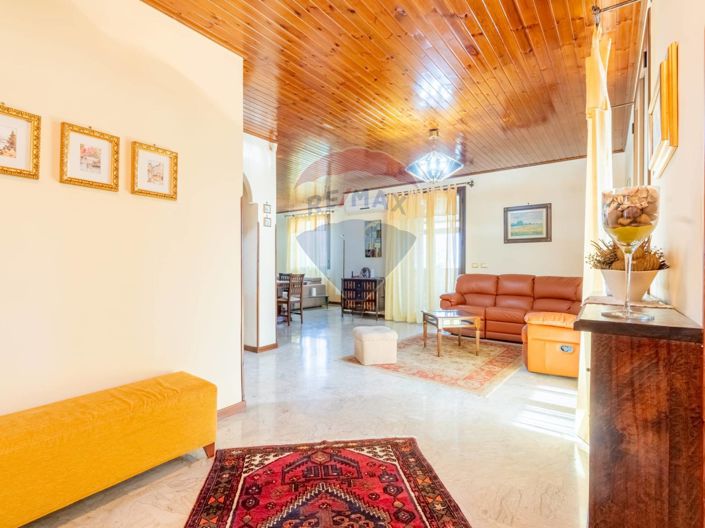 Image No.6-4 Bed Villa for sale