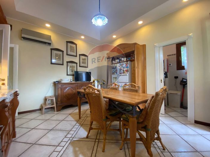 Image No.15-4 Bed Villa for sale