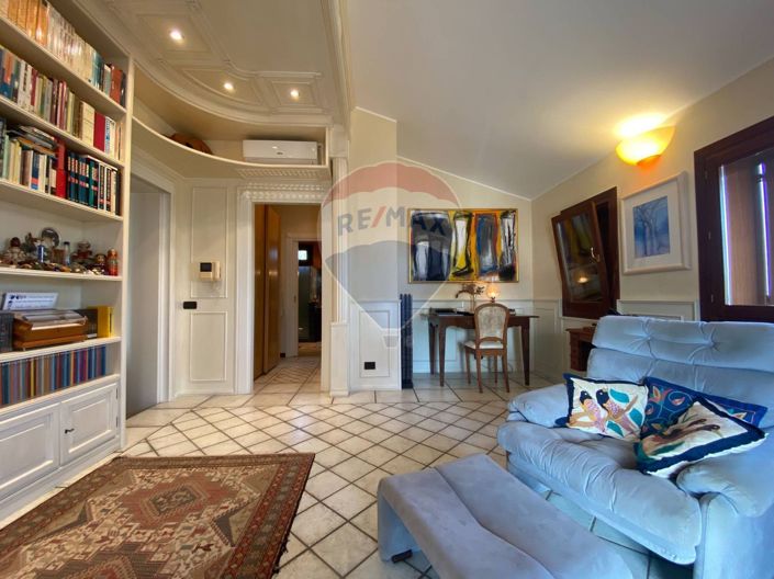 Image No.19-4 Bed Villa for sale