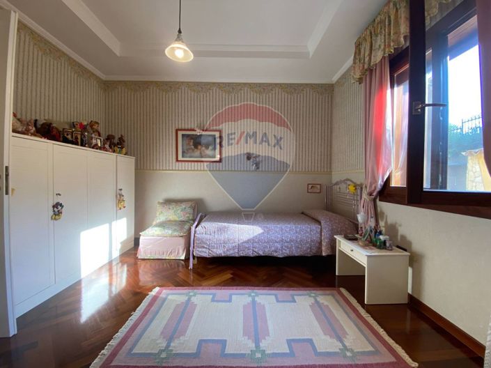 Image No.21-4 Bed Villa for sale