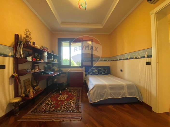 Image No.23-4 Bed Villa for sale