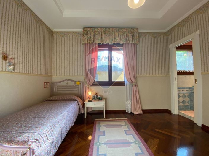 Image No.24-4 Bed Villa for sale