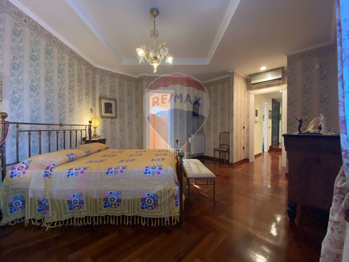 Image No.26-4 Bed Villa for sale