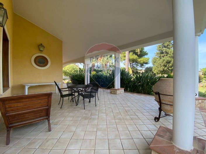 Image No.3-4 Bed Villa for sale