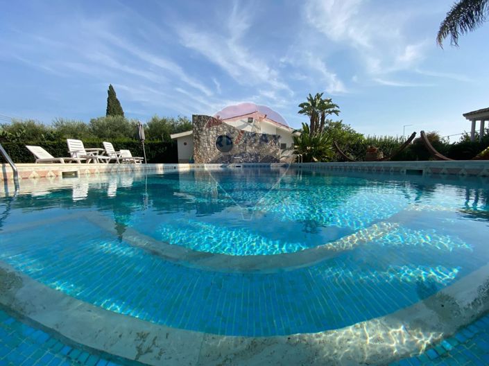 Image No.35-4 Bed Villa for sale