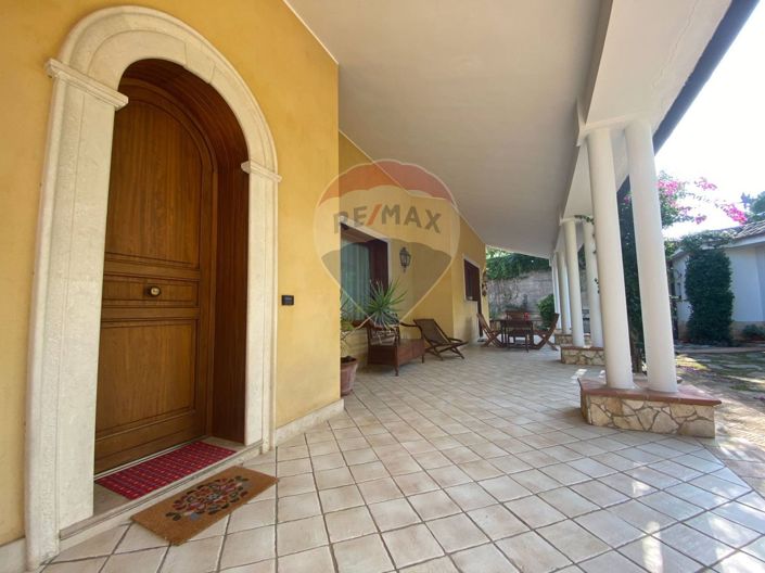 Image No.4-4 Bed Villa for sale
