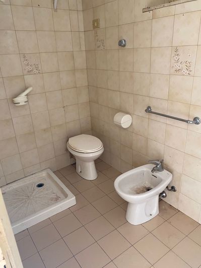 Image No.10-2 Bed House for sale