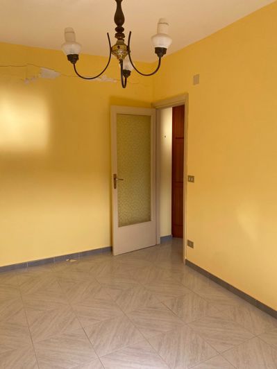 Image No.5-2 Bed House for sale