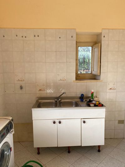 Image No.9-2 Bed House for sale