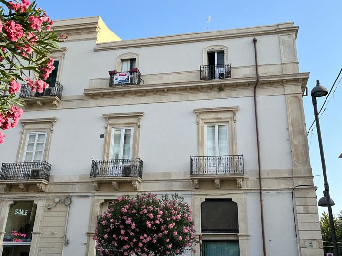 Image No.21-3 Bed Apartment for sale