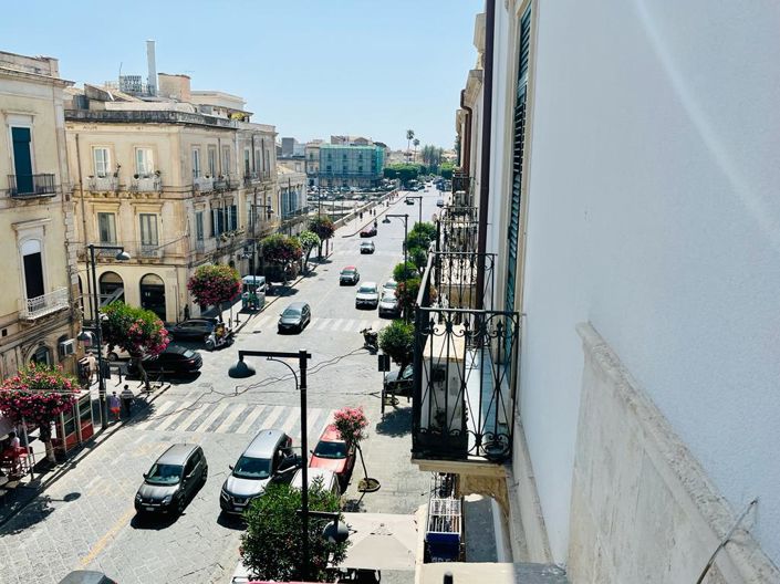 Image No.23-3 Bed Apartment for sale