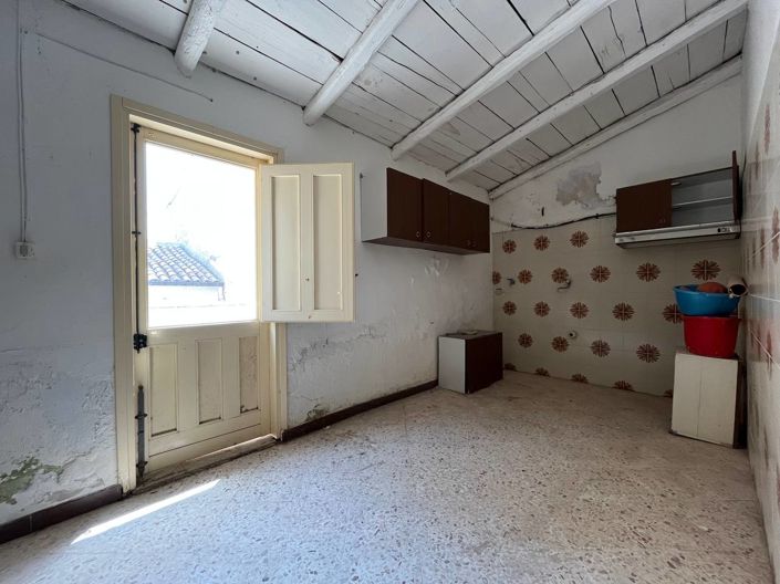 Image No.13-2 Bed House for sale