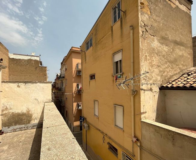 Image No.20-2 Bed House for sale