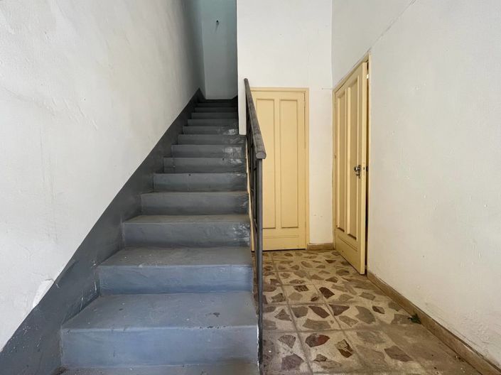 Image No.8-2 Bed House for sale