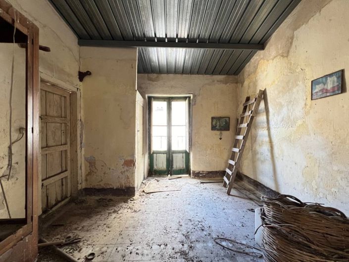 Image No.13-2 Bed House for sale