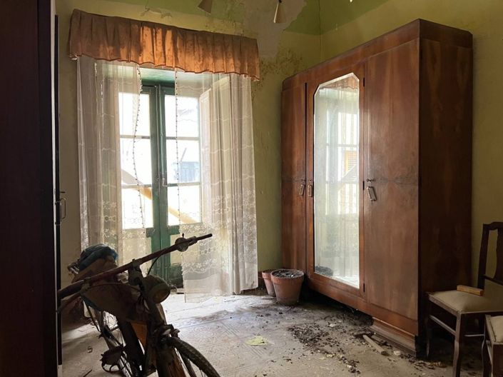 Image No.6-2 Bed House for sale