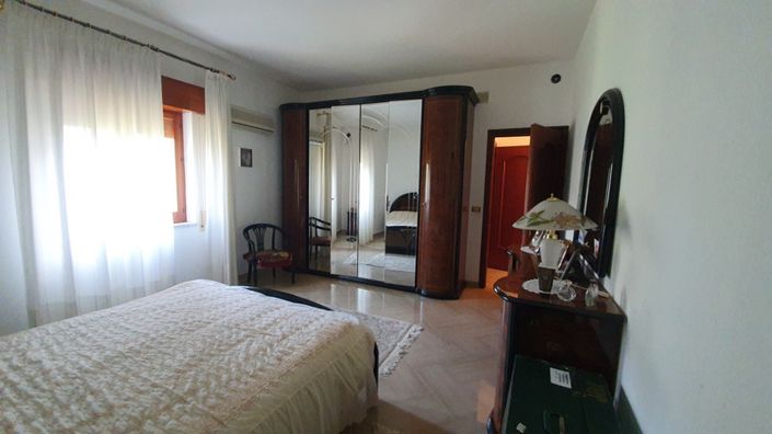 Image No.21-2 Bed Apartment for sale