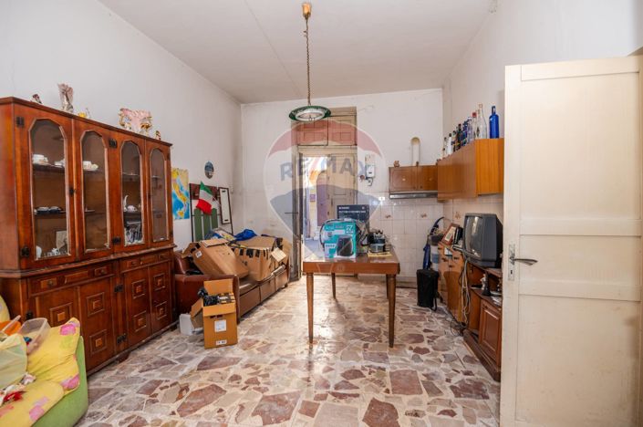 Image No.6-2 Bed House for sale